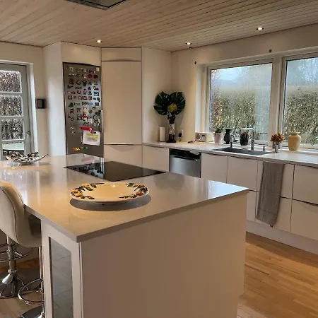 Bright & Spacious In