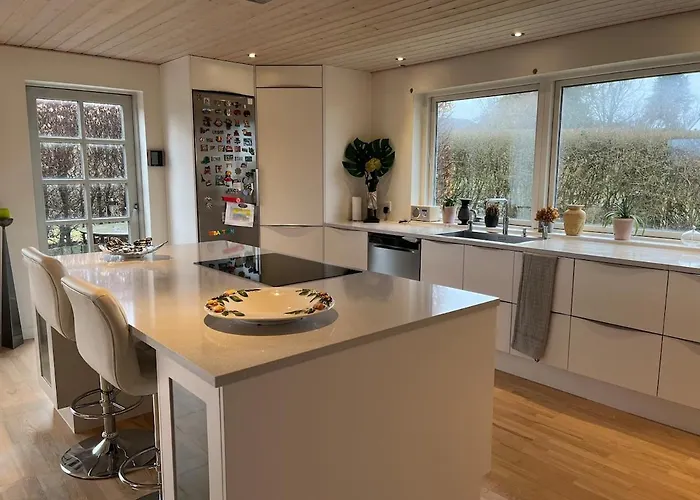 Bright & Spacious In