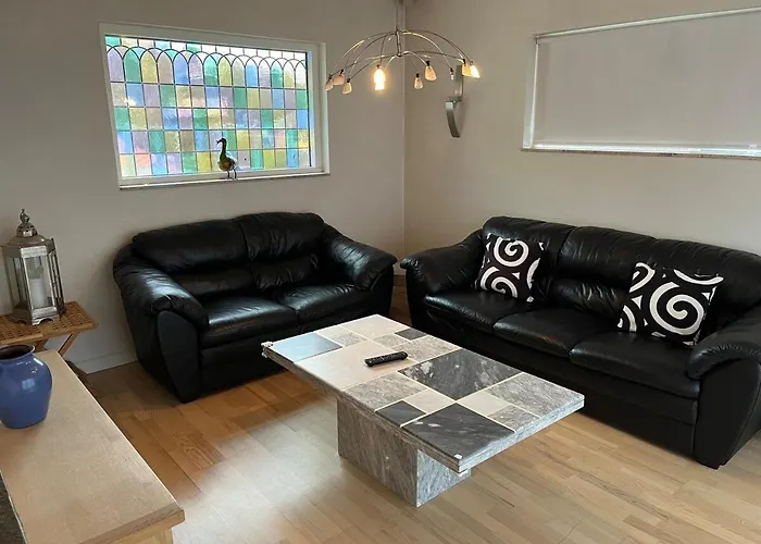 Bright & Spacious In Villa *