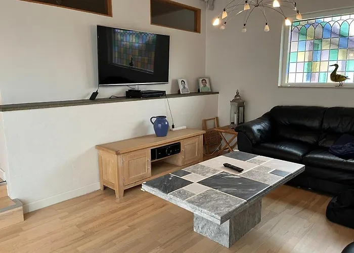 빌라 Bright & Spacious In